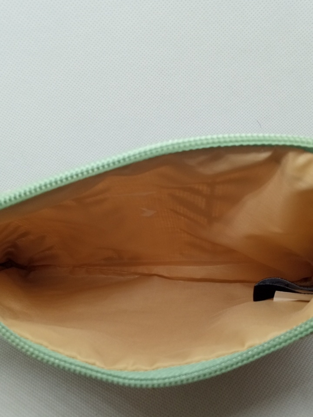 MACYS MAKEUP BAG - Picture 6 of 7